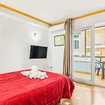 Unique 1-2 Aparthotel 3*